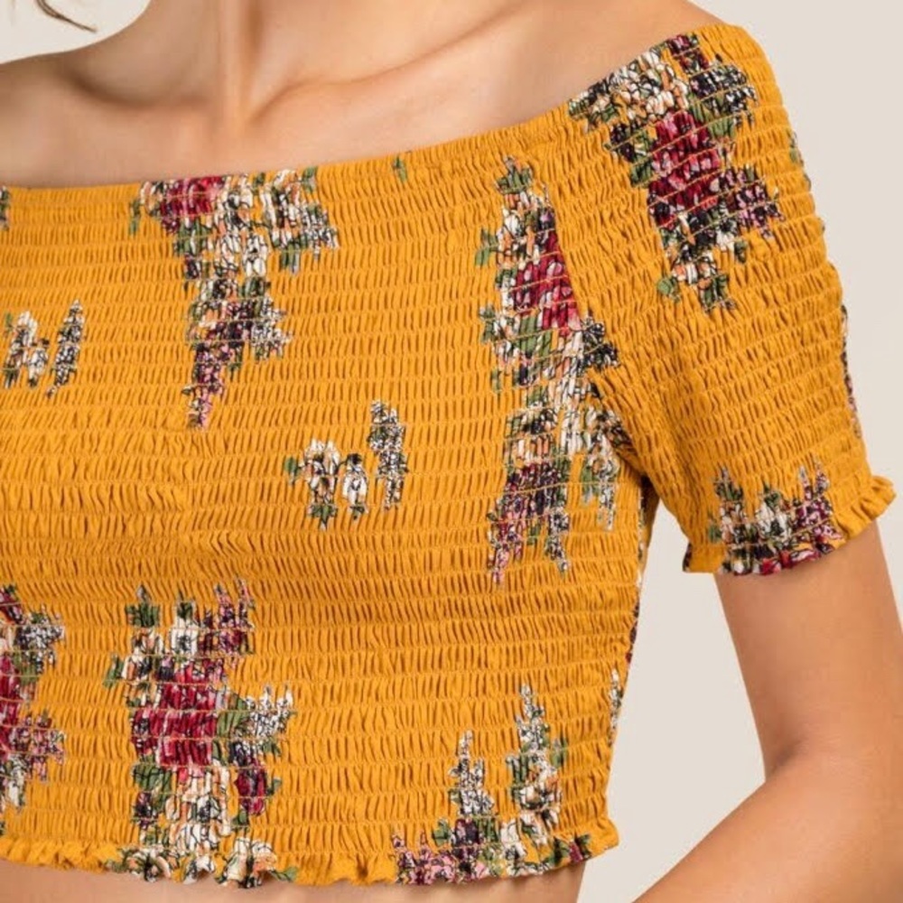 Francesca’s Shirred Crop Top Sz S - Picture 3 of 5